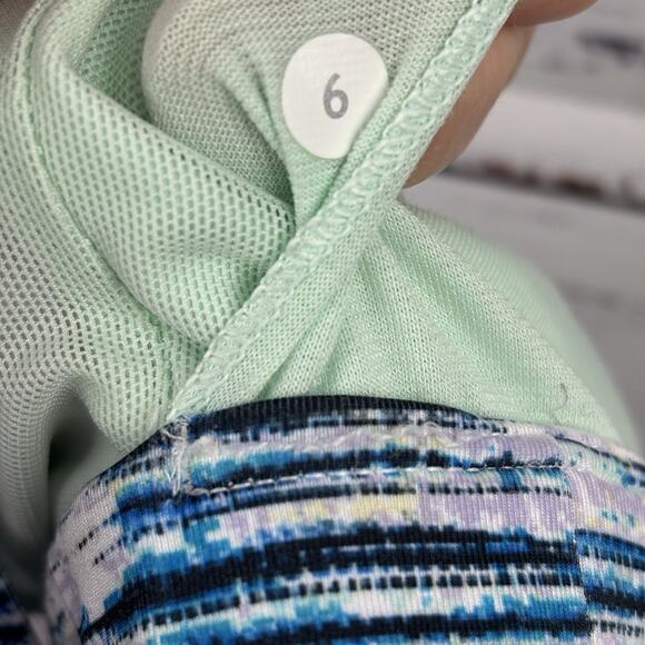Lululemon Pure Practice Bra Blurry Belle Multi / Sea Mist Luxtreme Yoga Size 6 - Picture 7 of 10